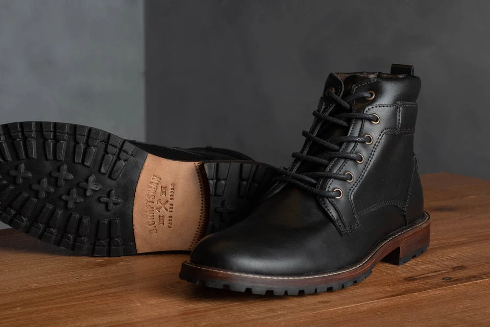 Coturno Masculino de Couro Preto Otávio