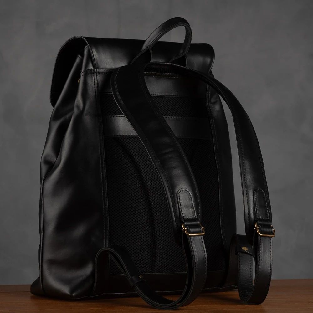 Mochila Couro Preto Freya