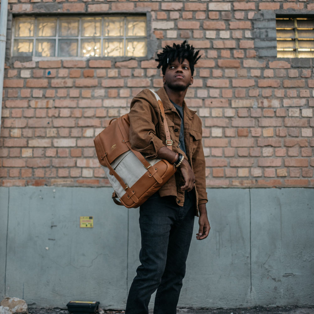 Mochila Couro Off-White e Caramelo Roadstar Special