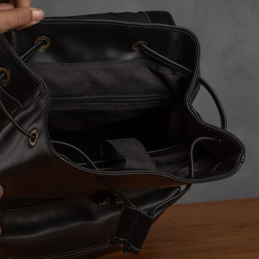 Mochila Couro Preto Freya