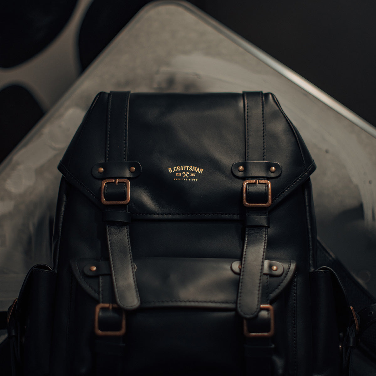 Mochila Couro Preto Ragnar