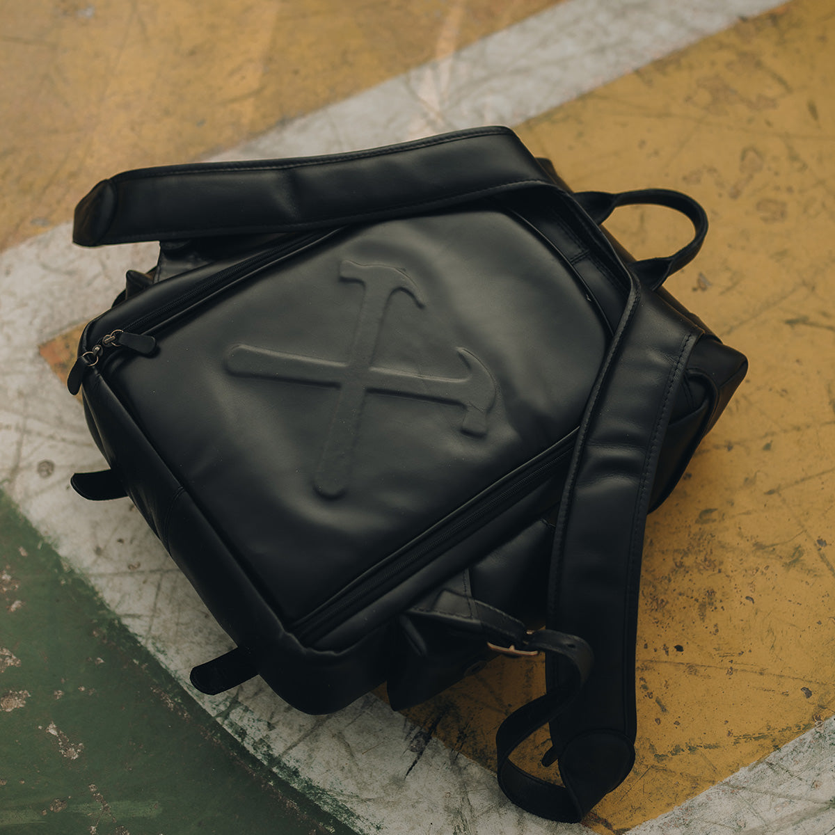 Mochila Couro Preto Ragnar