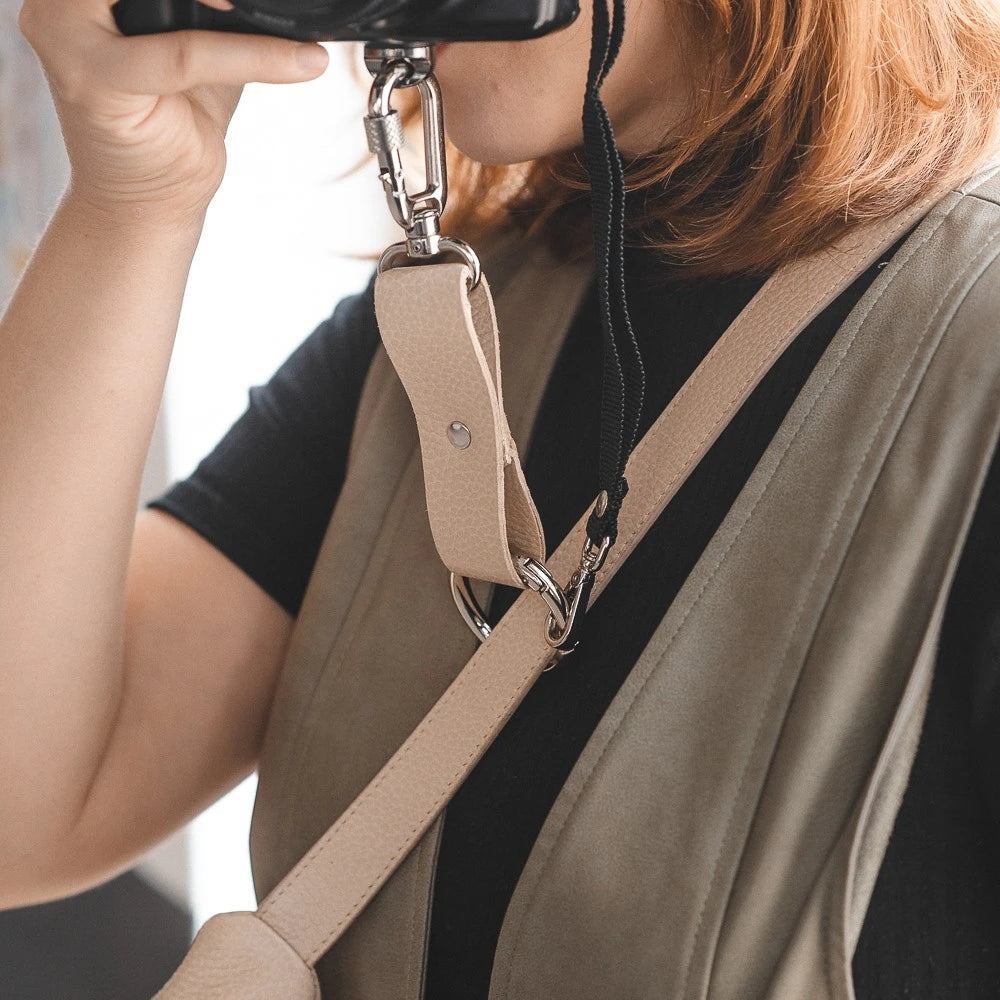 Pochete Couro Preto Athena