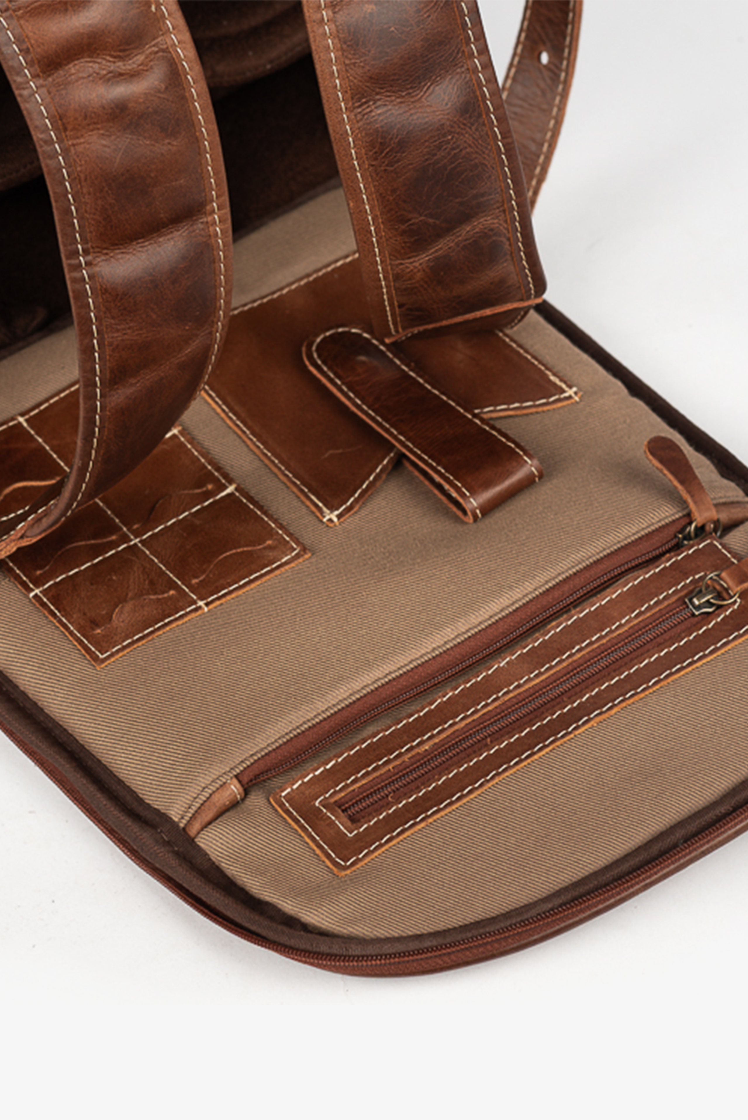 Mochila Couro Marrom Ragnar