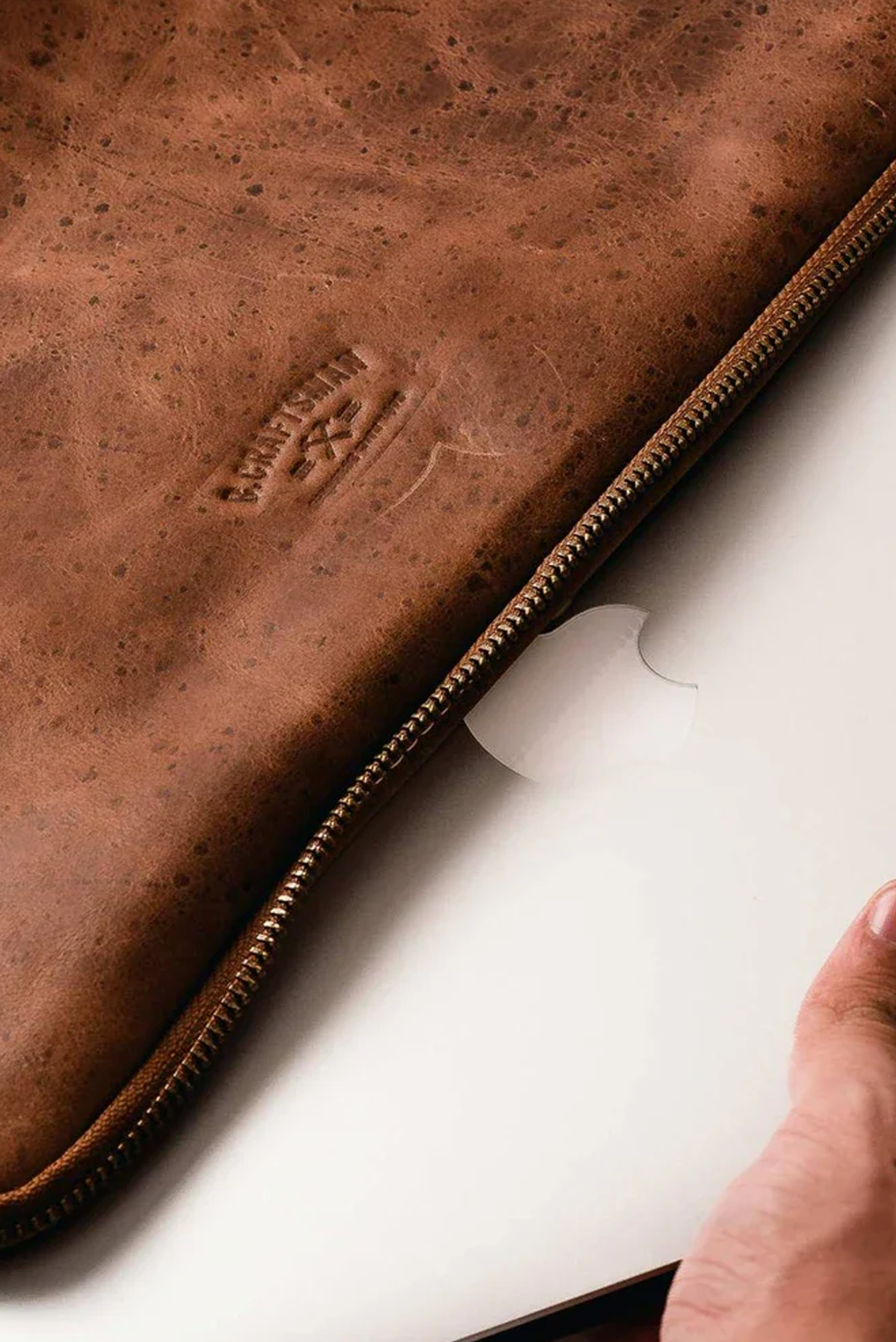 Case Couro Marrom Anne