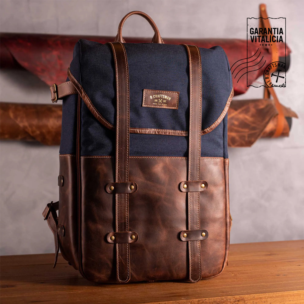Mochila Couro Marrom com Lona Azul Arya