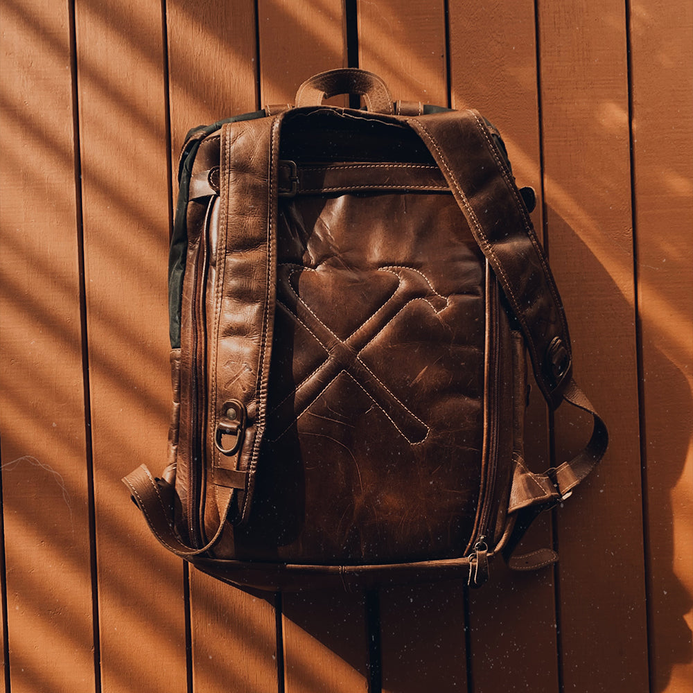 Mochila Couro Marrom Lona Verde Arya