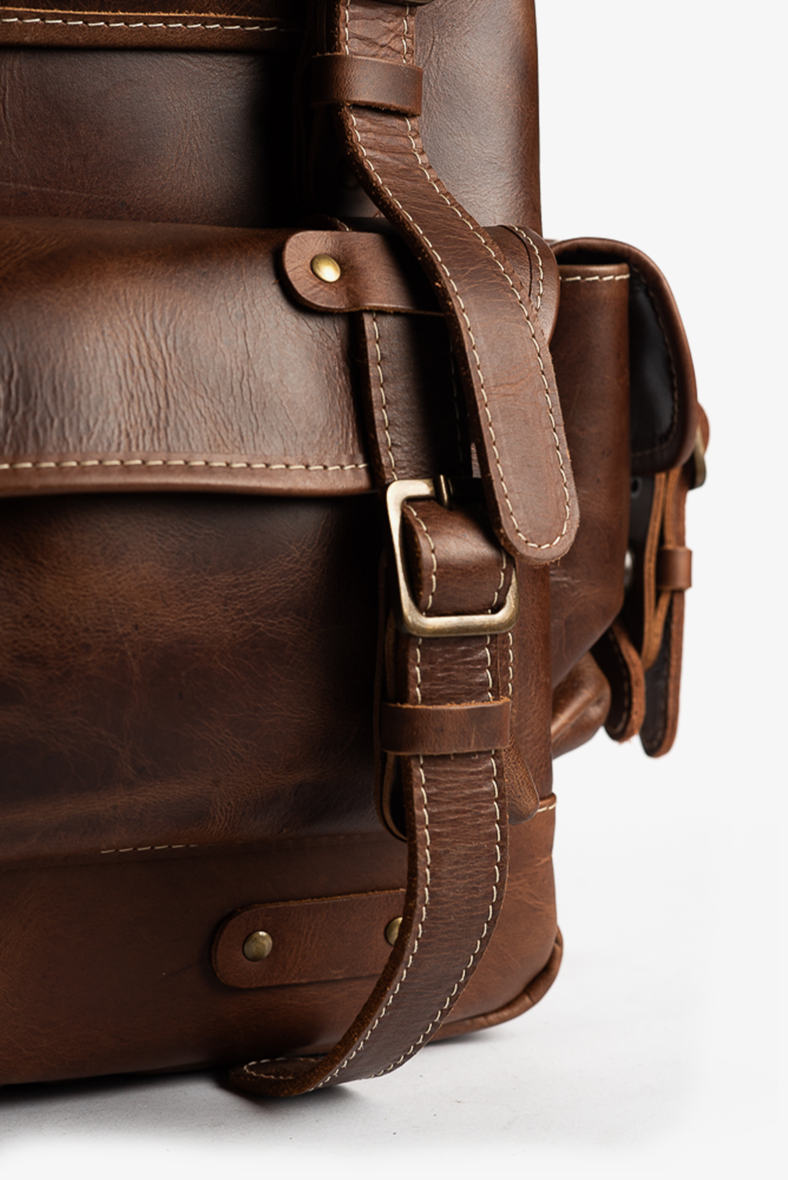 Mochila Couro Marrom Ragnar