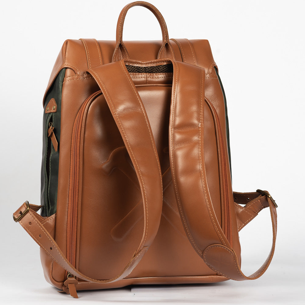 Mochila Metamorphosis Couro Verde com Couro Caramelo