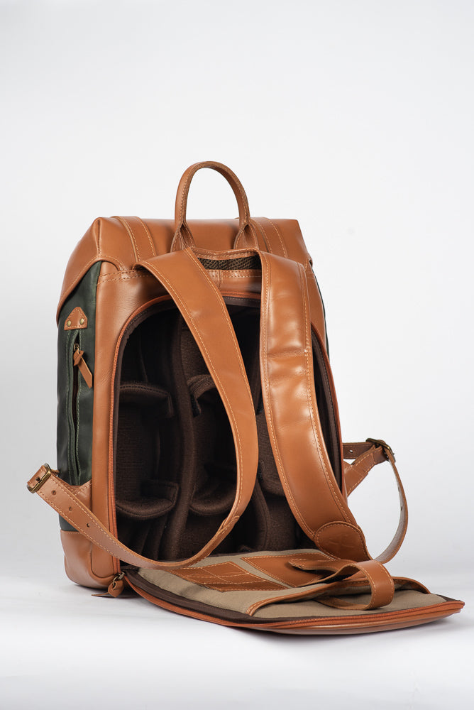 Mochila Metamorphosis Couro Verde com Couro Caramelo